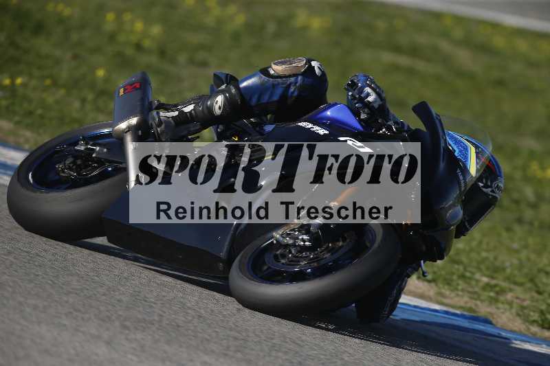 /Archiv-2024/01 26.-28.01.2024 Moto Center Thun Jerez/Gruppe gelb-yellow/ohne